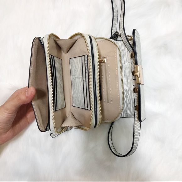 Sondra Roberts squared crossbody/clutch bag NWOT - Picture 6 of 7